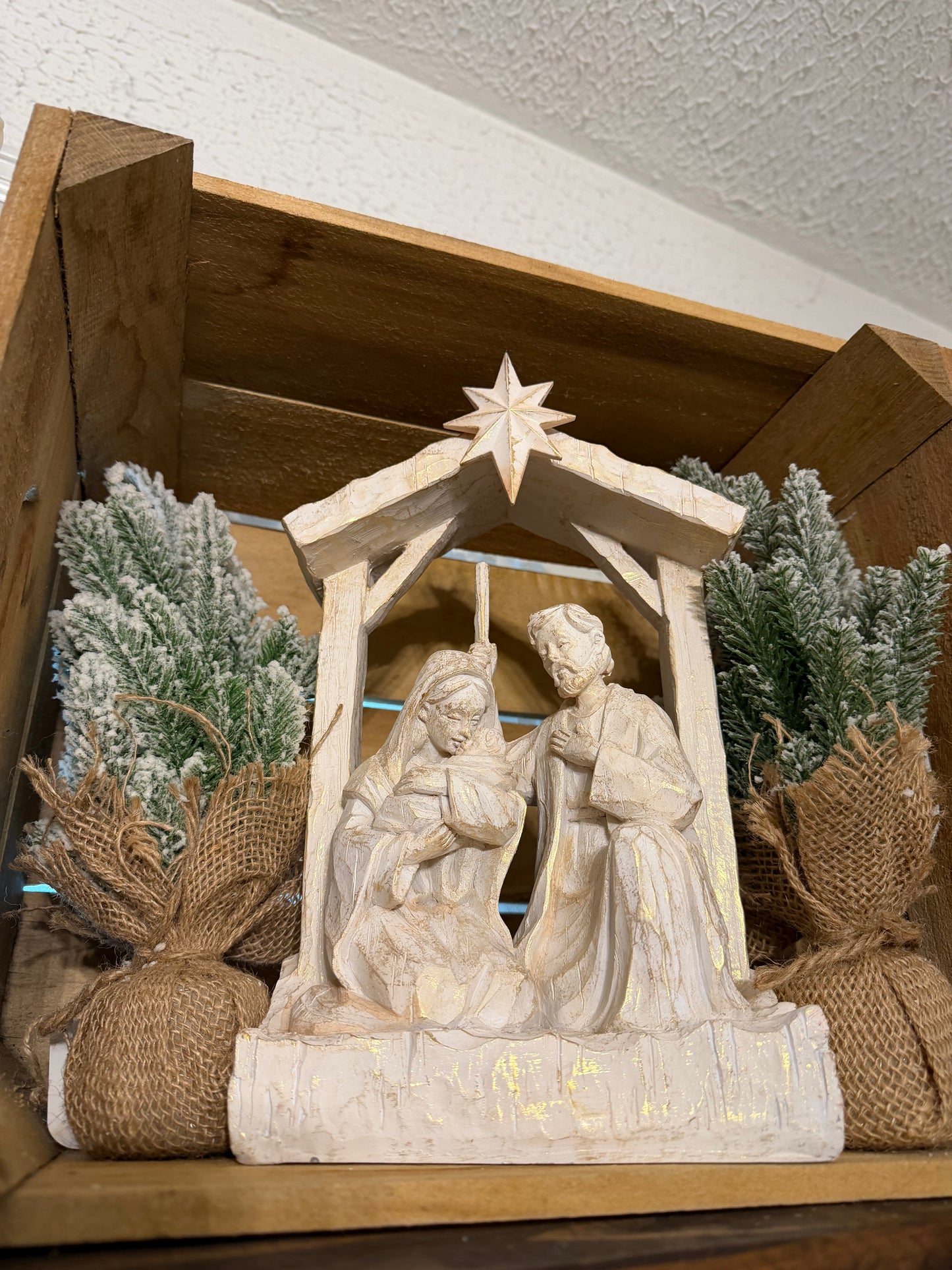 White and Gold Large Nativity