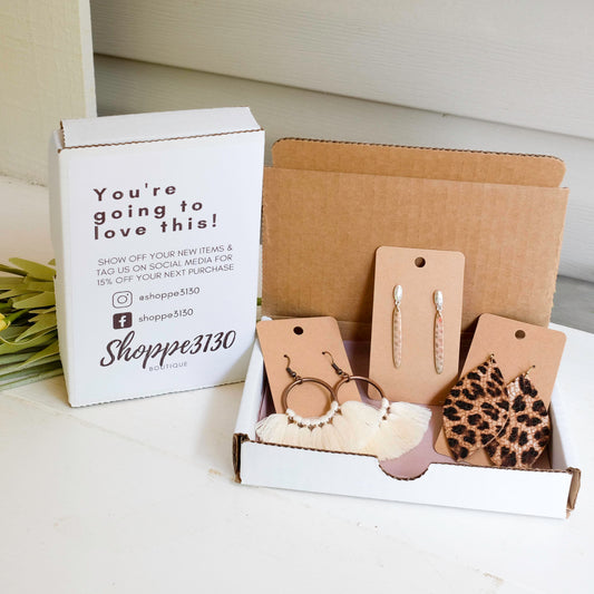 Monthly Accessory Subscription Box - Shoppe3130