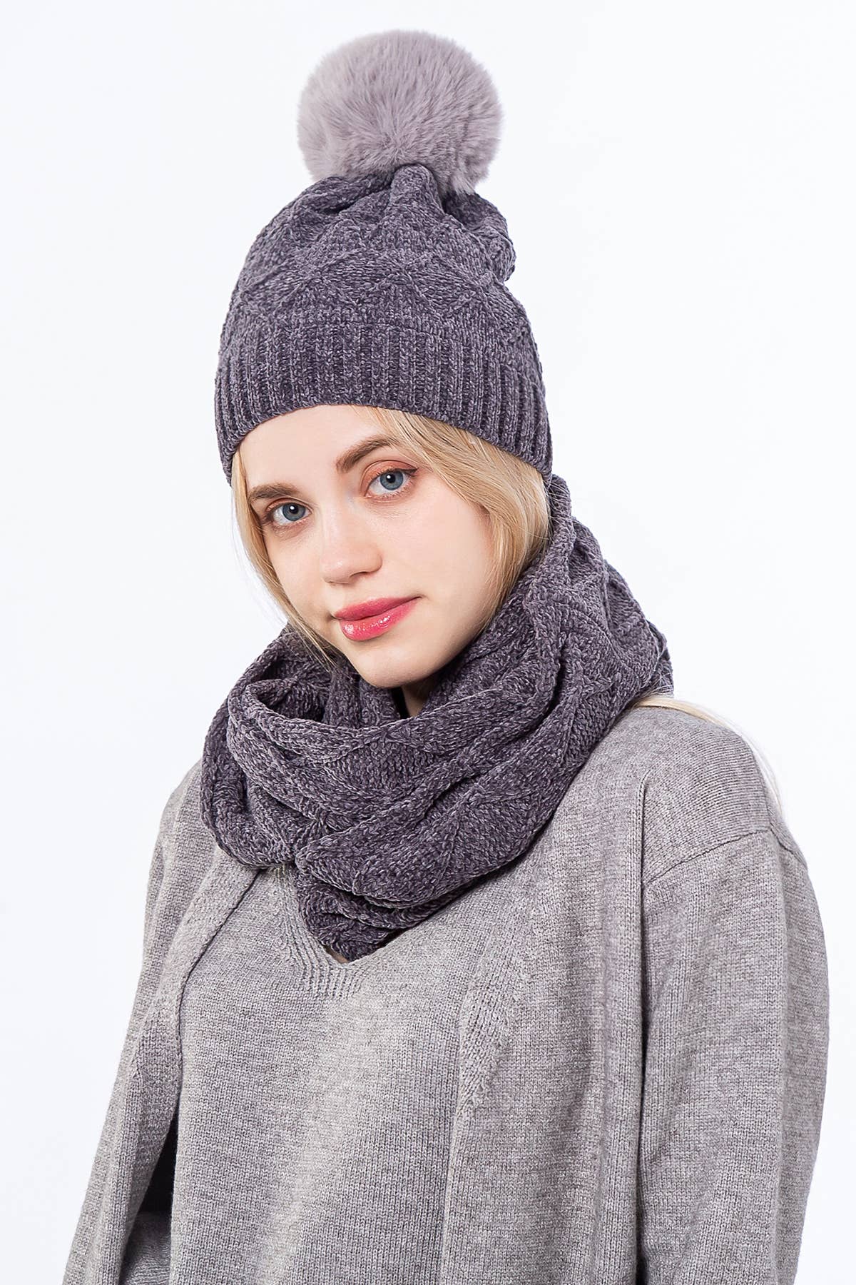 DOORBUSTER DEAL Minnie Knit Beanie and Scarf Set: Rust