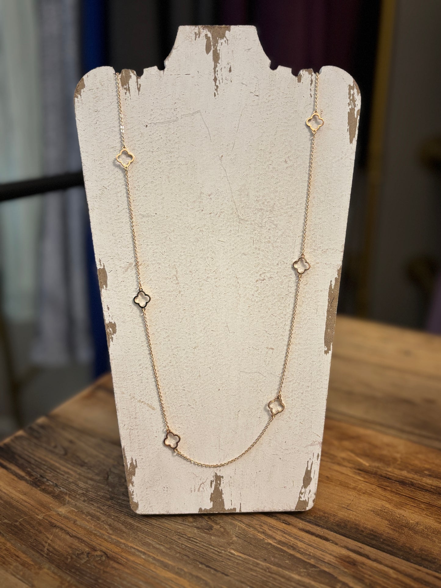 Simple Clover Long Chain 35 inch