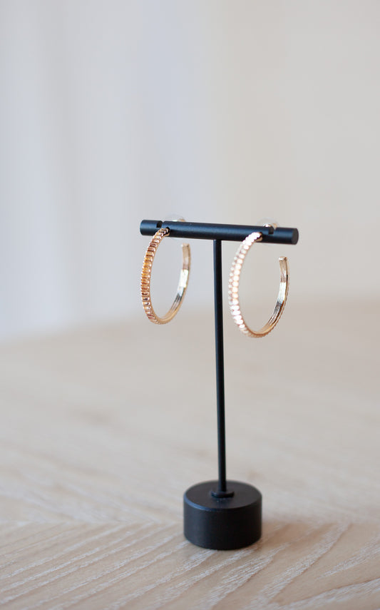 Lined Hoop Earrings 1 Inch - Shoppe3130