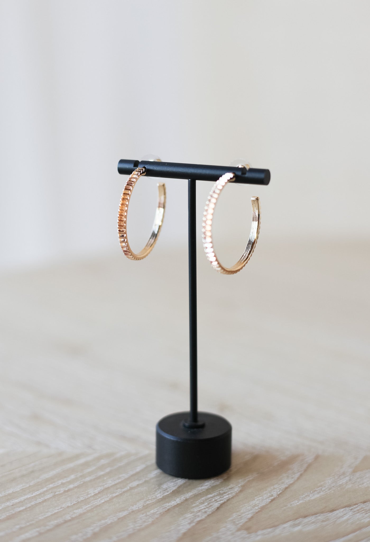 Lined Hoop Earrings 1 Inch - Shoppe3130