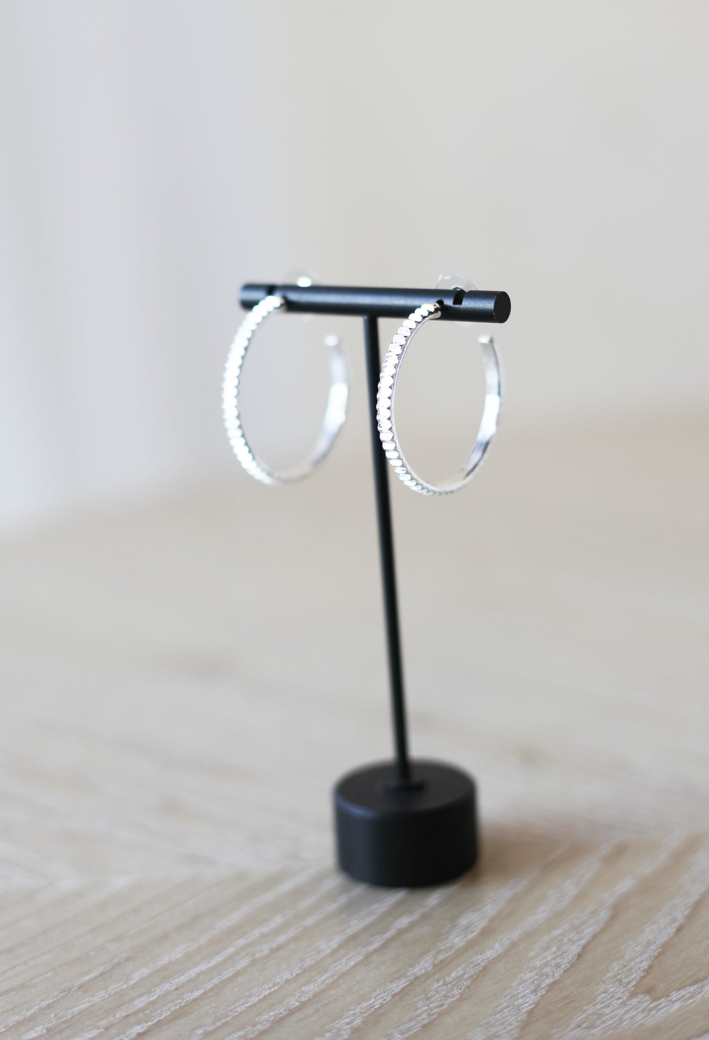 Lined Hoop Earrings 1 Inch - Shoppe3130