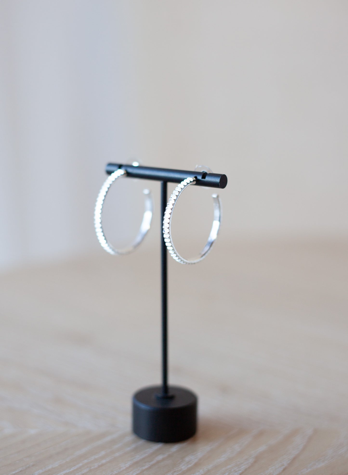 Lined Hoop Earrings 1 Inch - Shoppe3130