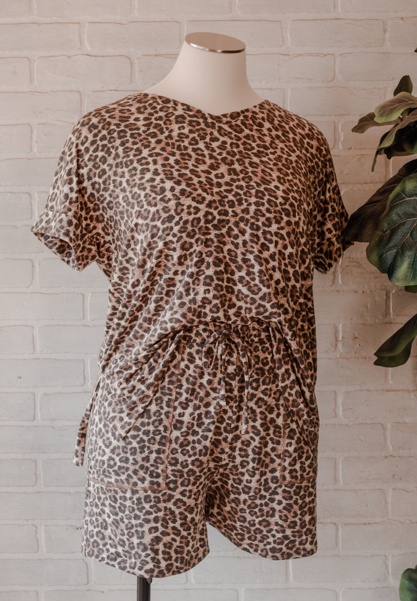 FINAL SALE Curvy Leopard Set