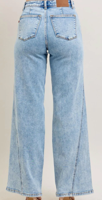 HW Stone Wash Retro Wide Fit w Skewed Inseam