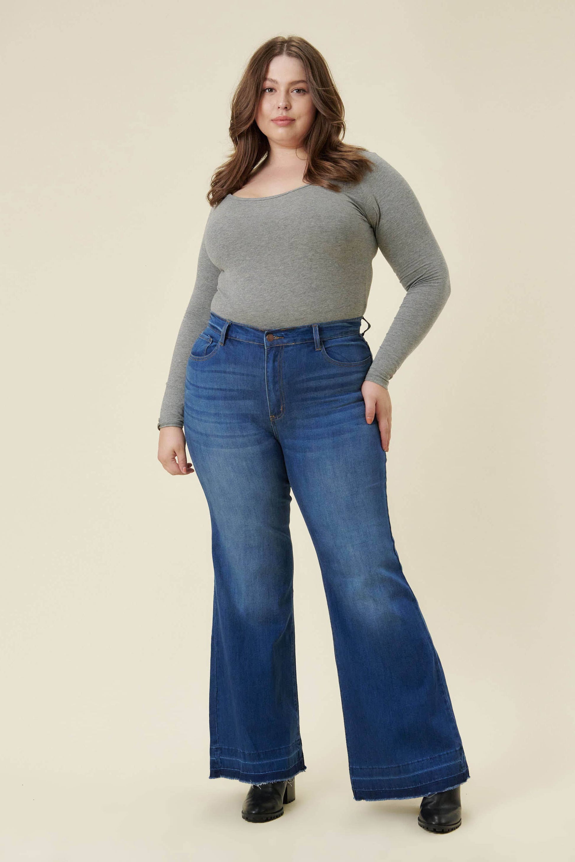 Curvy Medium Wide Leg Flare Vibrant Jeans – Shoppe3130
