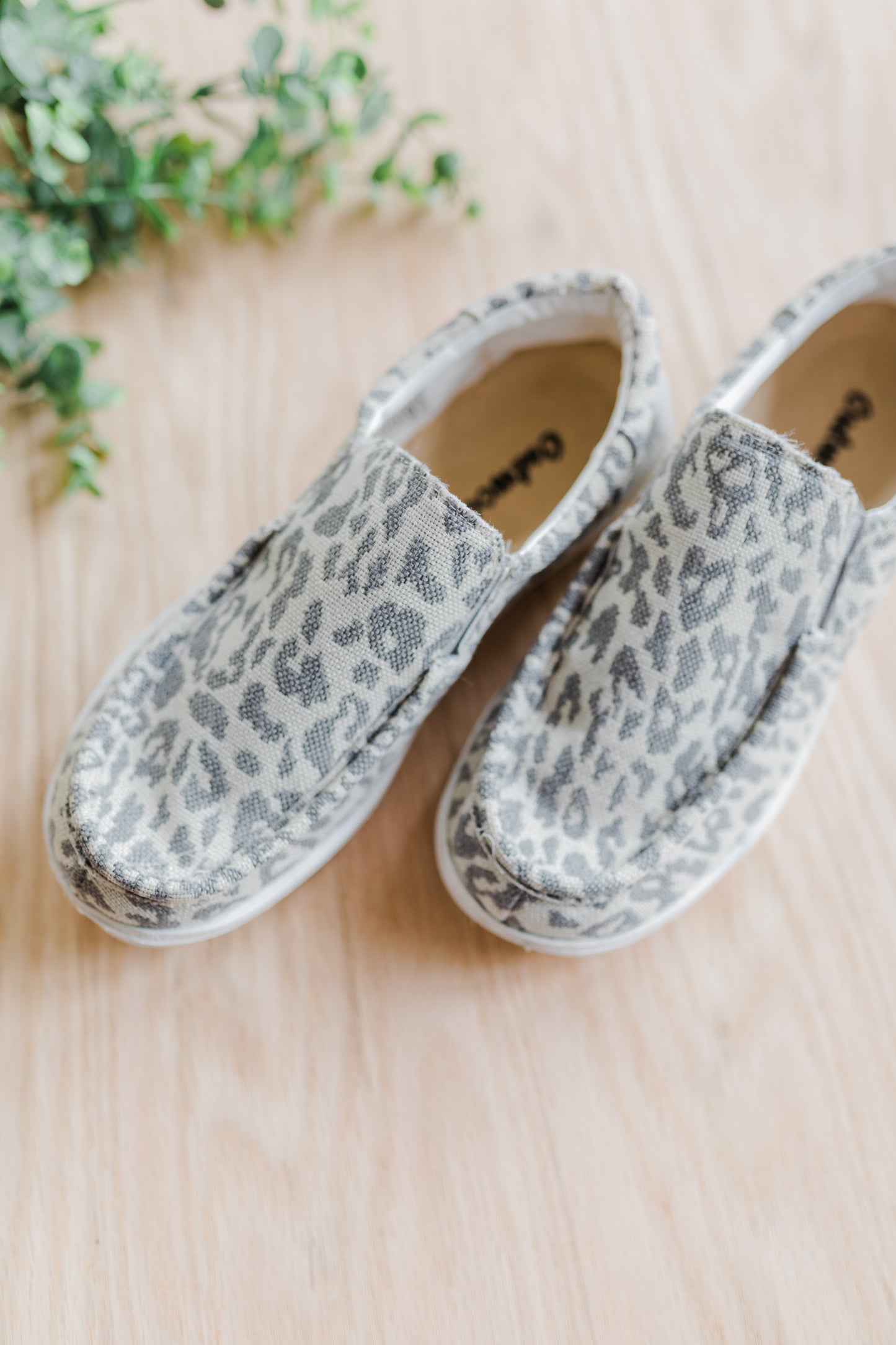 FINAL SALE Outwoods Gray Leopard Walk Sneakers