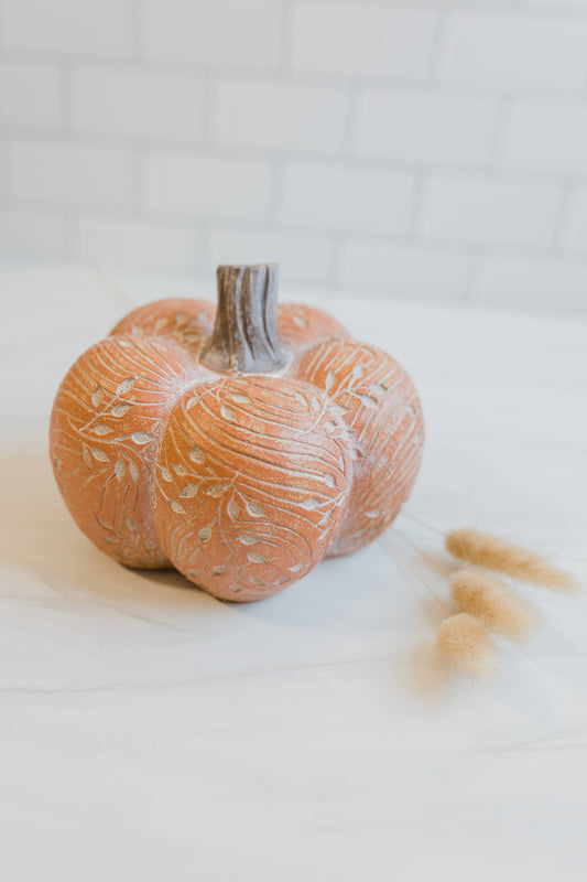 Wide Leaf-Engraved Pumpkin